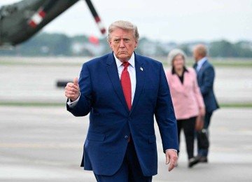 O presidente Donald Trump sonha com uma volta ao passado, quando Washington podia tratar a América Latina como seu quintal e enquadrar aliados e adversários -  (crédito: Jim Watson/AFP)