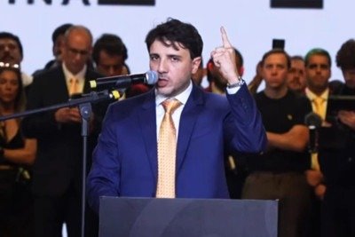 A performance que Renan Santos guarda para o primeiro ato de campanha -  (crédito: Foto: Reprodução/ YouTube/ Partido Missão)