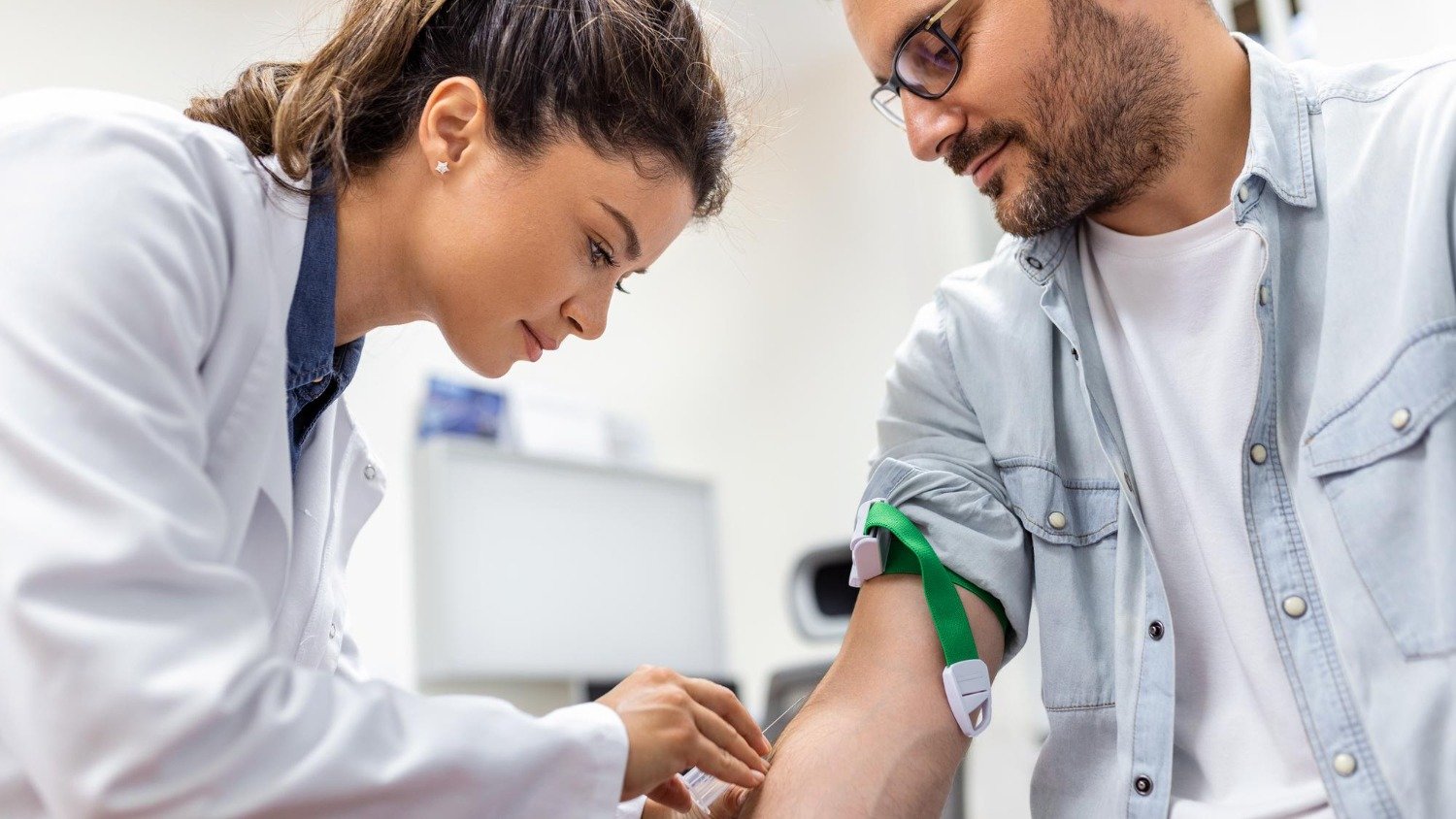 As novas regras do Minist&eacute;rio da Sa&uacute;de buscam ampliar a seguran&ccedil;a e a inclus&atilde;o de doadores de sangue no pa&iacute;s -  (crédito: Freepik)