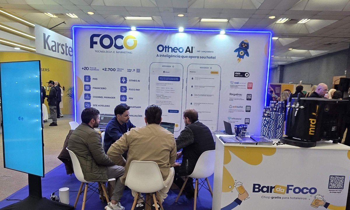 Robô-concierge com IA da Foco é destaque no Encatho 2026 - (crédito: DINO)