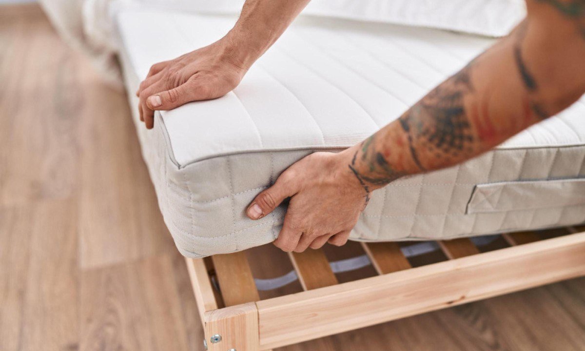 A densidade impacta no suporte à coluna, durabilidade do produto e na qualidade do sono - (crédito: krakenimages.com/magnific)