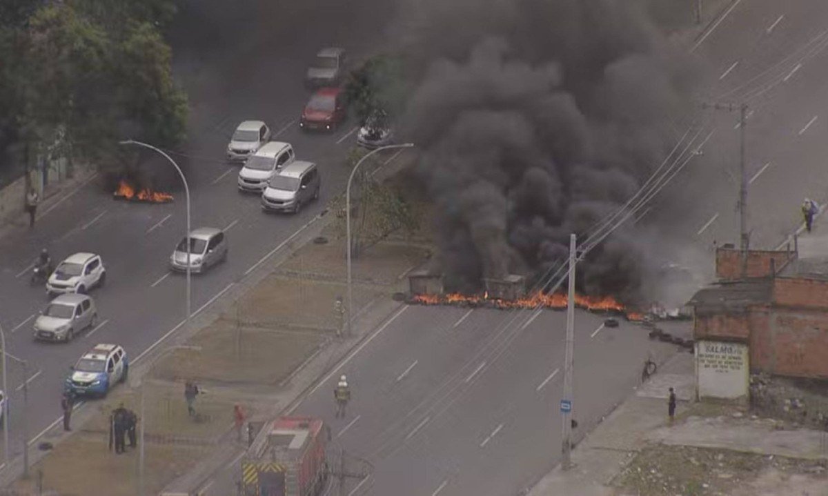 Criança foi atingida por estilhaço de tiroteio na Favela do Metrô, na Mangueira, no Rio de Janeiro - (crédito: Reprodução/TV Globo)