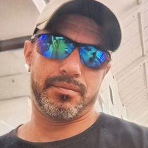 Homem morto por amiga da ex teria ameaçado cortar cabeça dela após término - Redes sociais / Reprodu&ccedil;&atilde;o