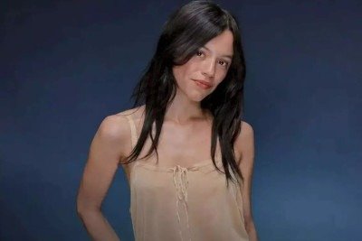 Jenna Ortega, atriz de 'Wandinha', em meio &agrave; discuss&atilde;o sobre sua sa&uacute;de e h&aacute;bitos alimentares do passado -  (crédito: Esquire)
