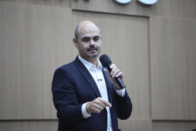 Sabatina com o governador e candidato a reeleição Mateus Simões, ao governo de Minas na faculdade Milton Campos -  (crédito: Edésio Ferreira/EM/D.A. Press)