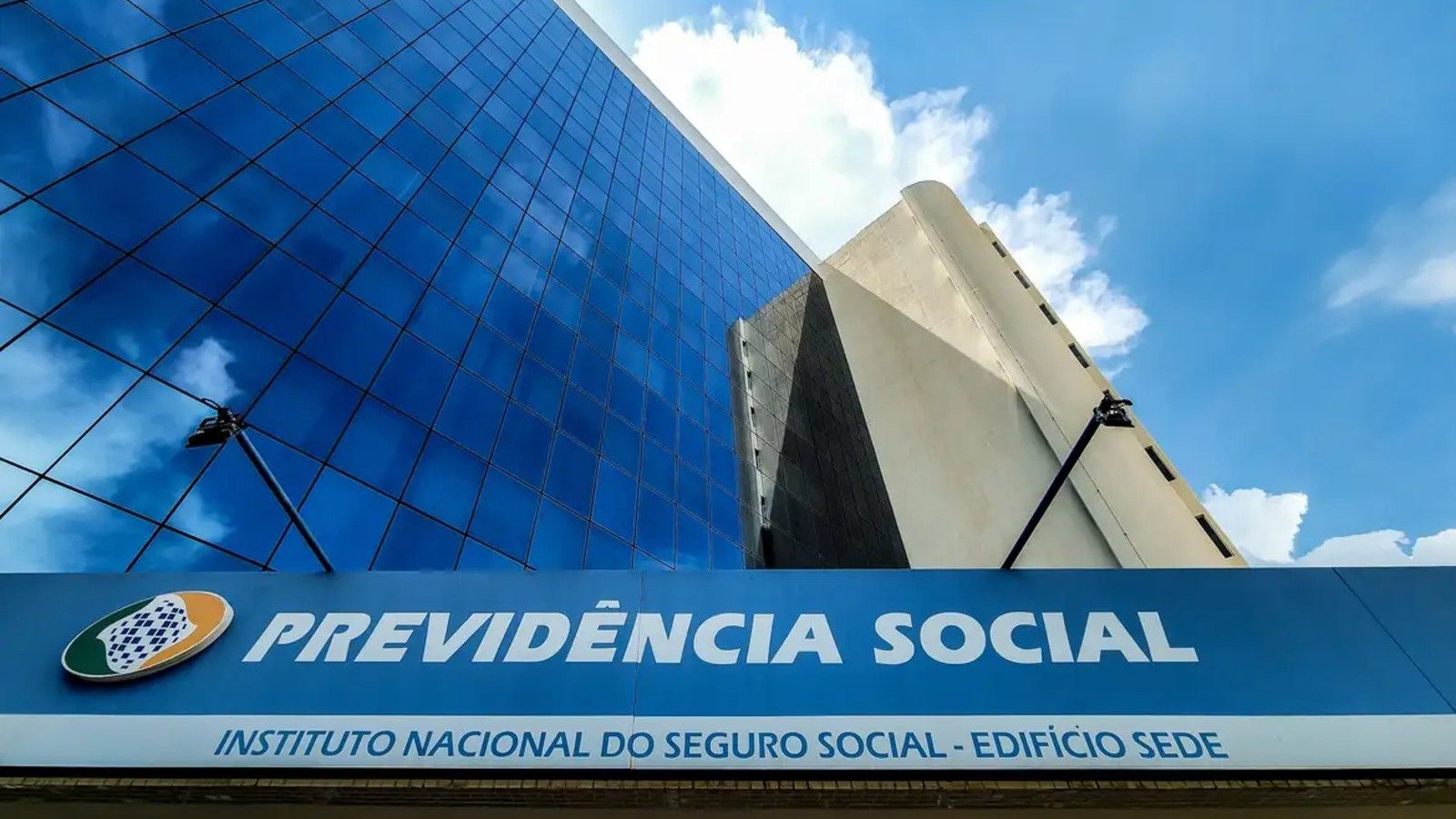 O Instituto Nacional do Seguro Social (INSS), &oacute;rg&atilde;o respons&aacute;vel por analisar o BPC, registra alta em negativas e processos de recurso administrativo -  (crédito: Rafa Neddermeyer/Ag&ecirc;ncia Brasil)