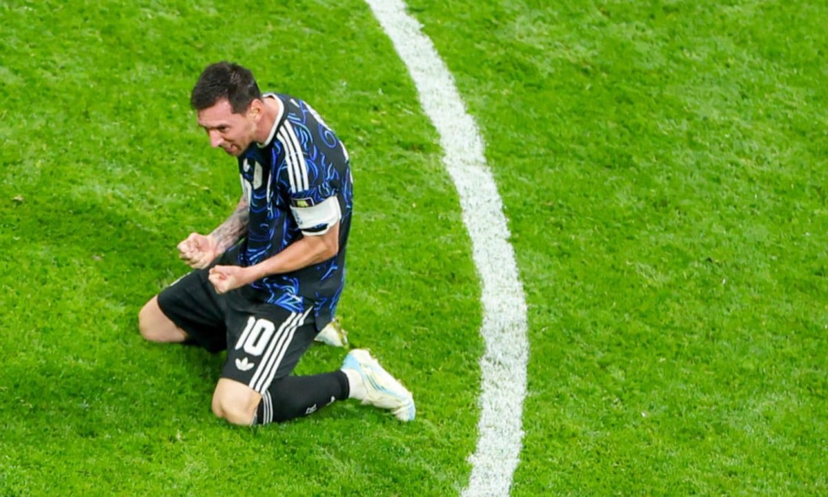 Messi risca pendência, exalta feitos da Argentina e revela percepção sobre Inglaterra - (crédito: No Ataque Internacional)