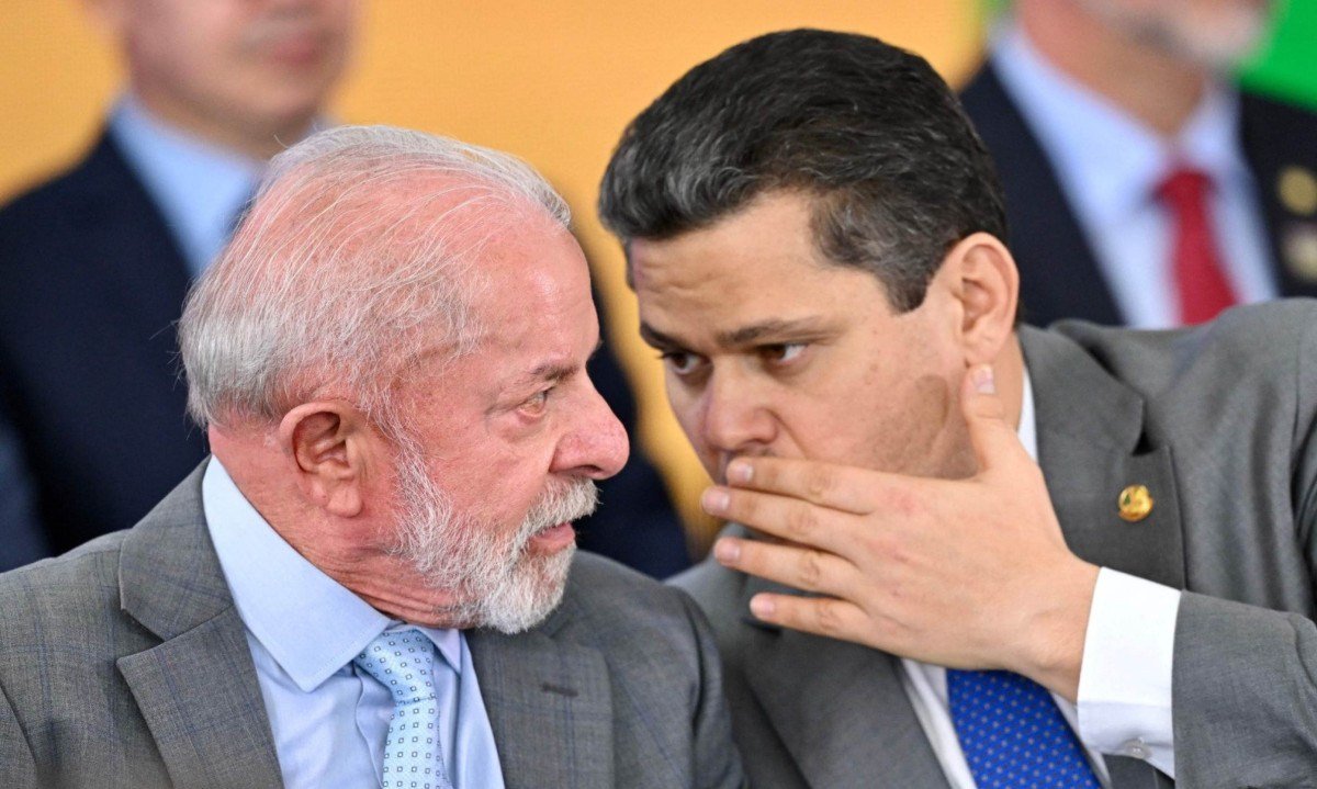 Decisão do presidente do Senado aconteceu após conversa com Lula - (crédito: Evaristo Sá/AFP)