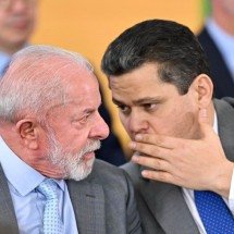 Alcolumbre 'destrava' PEC da escala 6x1 no Senado após encontro com Lula - Evaristo Sá/AFP