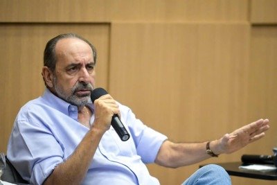 Ex-prefeito de Belo Horizonte rebateu Simões durante sabatina na Faculdade de Direito Milton Campos -  (crédito: Leandro Couri/EM/D.A. Press)