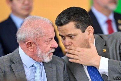 Decisão do presidente do Senado aconteceu após conversa com Lula -  (crédito: Evaristo Sá/AFP)