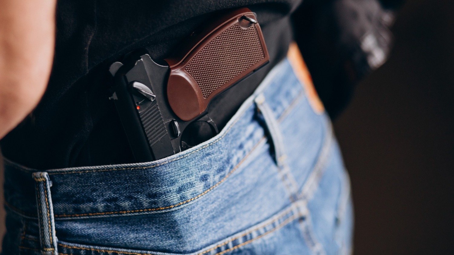 Crescimento da criminalidade em Minas Gerais, revelado pelo Atlas da Viol&ecirc;ncia, destaca a presen&ccedil;a de armas no cen&aacute;rio urbano -  (crédito: Freepik)
