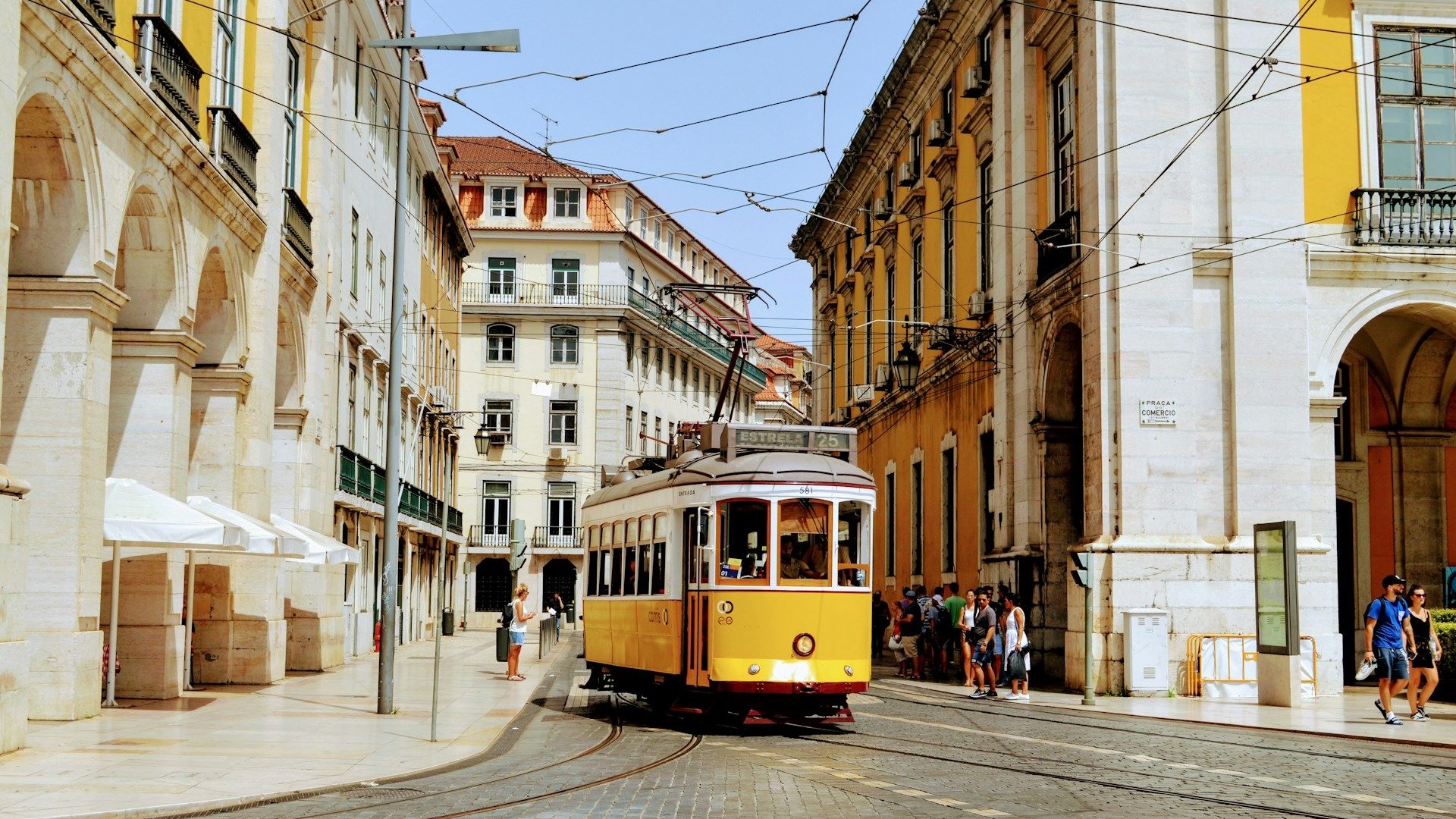 A vida em Portugal, destino de muitos brasileiros que buscam oportunidades de trabalho e resid&ecirc;ncia -  (crédito: Unsplash)