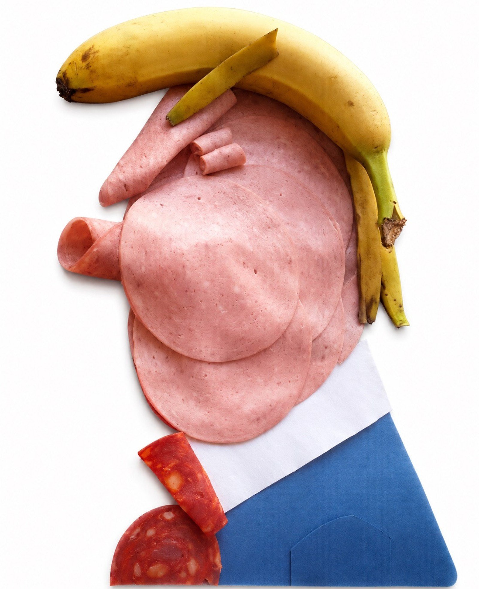 A caricatura de Donald Trump &eacute; uma cria&ccedil;&atilde;o do ilustrador, humorista gr&aacute;fico e artista de colagens espanhol Asier Sanz. Produzida em 2017 com mortadela, bananas e chouri&ccedil;o, a obra ganhou repercuss&atilde;o internacional ao transformar alimentos cotidianos em uma irreverente s&aacute;tira pol&iacute;tica. A imagem tornou-se uma das cria&ccedil;&otilde;es mais conhecidas do artista e chegou a ser exibida no Design Museum, em Londres.