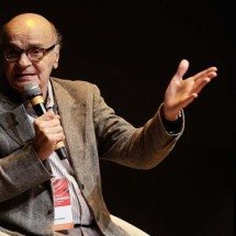 Mundo vive 'epidemia de estupidez', afirma Drauzio Varella - Wanezza Soares