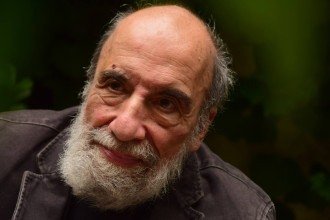 Raúl Zurita: 'A poesia é a arte capaz de dar forma ao sofrimento'