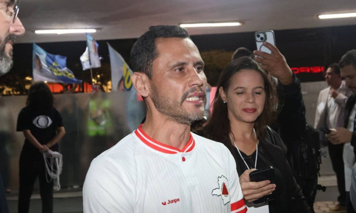 Cleitinho participa do primeiro debate entre os candidatos ao governo de Minas da Band neste domingo (16/8) - (crédito: Marcos Vieira/EM/D.A Press)
