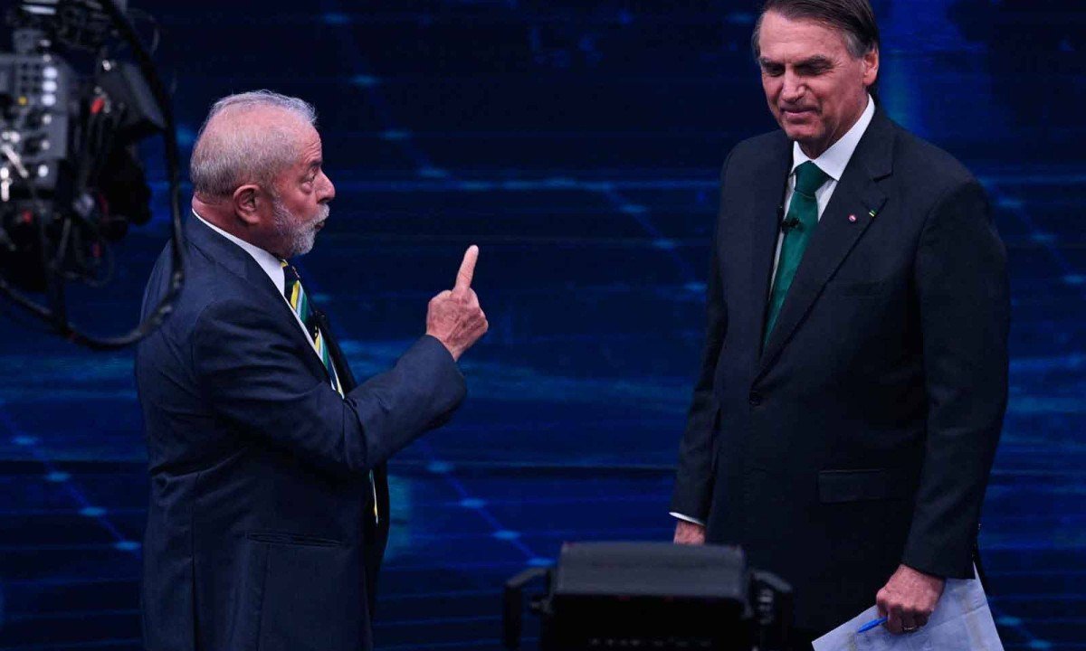Lula e Bolsonaro durante debate em 2022: com a última campanha do petista, o ex-presidente deverá perder espaço -  (crédito: NELSON ALMEIDA)
