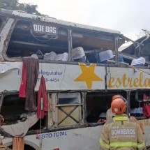 Governador de Minas lamenta acidente com ônibus no RJ e presta apoio - Divulgação/CBMERJ