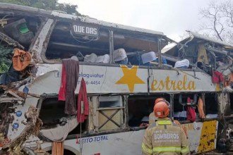 Governador de Minas lamenta acidente com ônibus no RJ e presta apoio