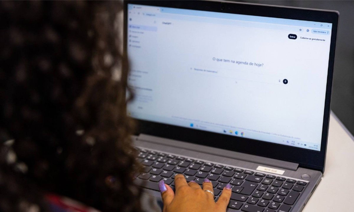 O uso da inteligência artificial na rotina escolar exige orientação para que a tecnologia apoie o aprendizado sem substituir o esforço dos estudantes - (crédito: Divulgação Colégio Loyola)