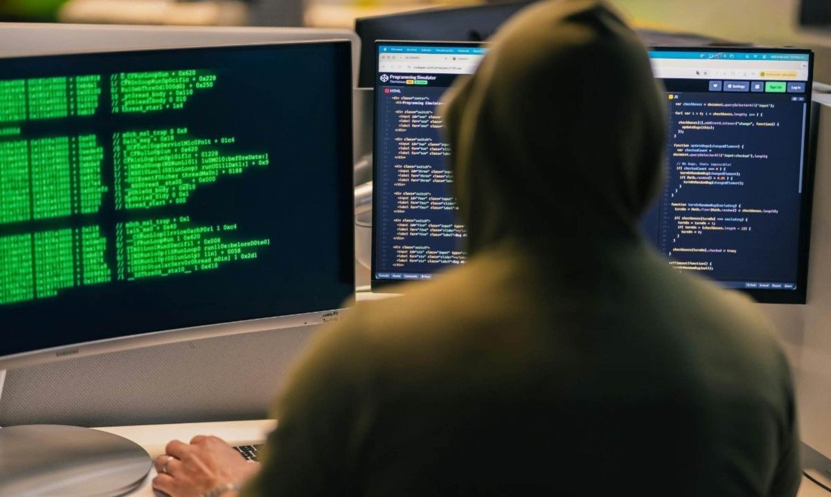 Fraudes digitais podem ocorrer por diferentes meios, como e-mails, mensagens instantâneas, sites falsos e roubo de dados de acesso - (crédito: Julio Lopez de Pexels)