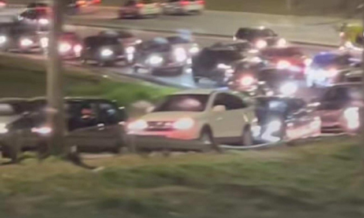 Motoristas relataram trânsito lento na Via Expressa de Contagem - (crédito: Reprodução)