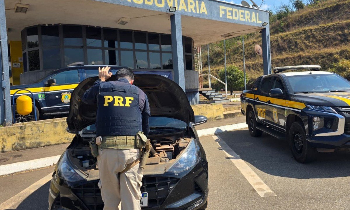 Jovem compra carro por R$ 35 mil e acaba preso com veículo clonado em Minas - (crédito: PRF/Reprodução)
