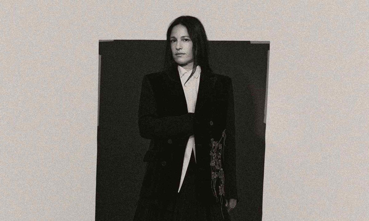 "O fado é uma linguagem viva. Não é um gênero fechado e já pronto", diz Carminho, que incorpora às músicas instrumentos alheios à tradição fadista - (crédito: Mariana Maltoni/Divulgação)