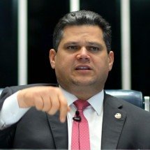 Alcolumbre diz que quantidade de pedidos de impeachment do STF não é normal - Foto: Ton Molina/Agência Senado