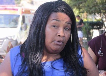 Maria Luiza Pereira, de 27 anos, viajava com os quatros filhos para Copacabana, no Rio de Janeiro; Lavínia, de 7, não resistiu ao acidente e morreu no local  -  (crédito:  Lucas Araújo/ Super Rádio Tupi)