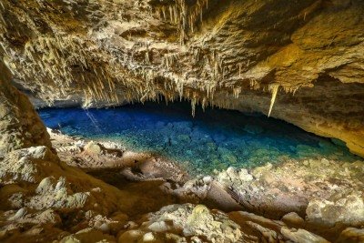 A Gruta do Lago Azul, em Bonito, foi a imagem que ajudou a revelar ao Brasil &mdash; e depois ao mundo &mdash; o potencial tur&iacute;stico do pequeno munic&iacute;pio de Mato Grosso do Sul. -  (crédito: Bonito Way/Divulga&ccedil;&atilde;o)