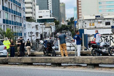 Uma equipe do Samu atendeu uma vítima no local -  (crédito: Edésio Ferreira/EM/D.A Press)