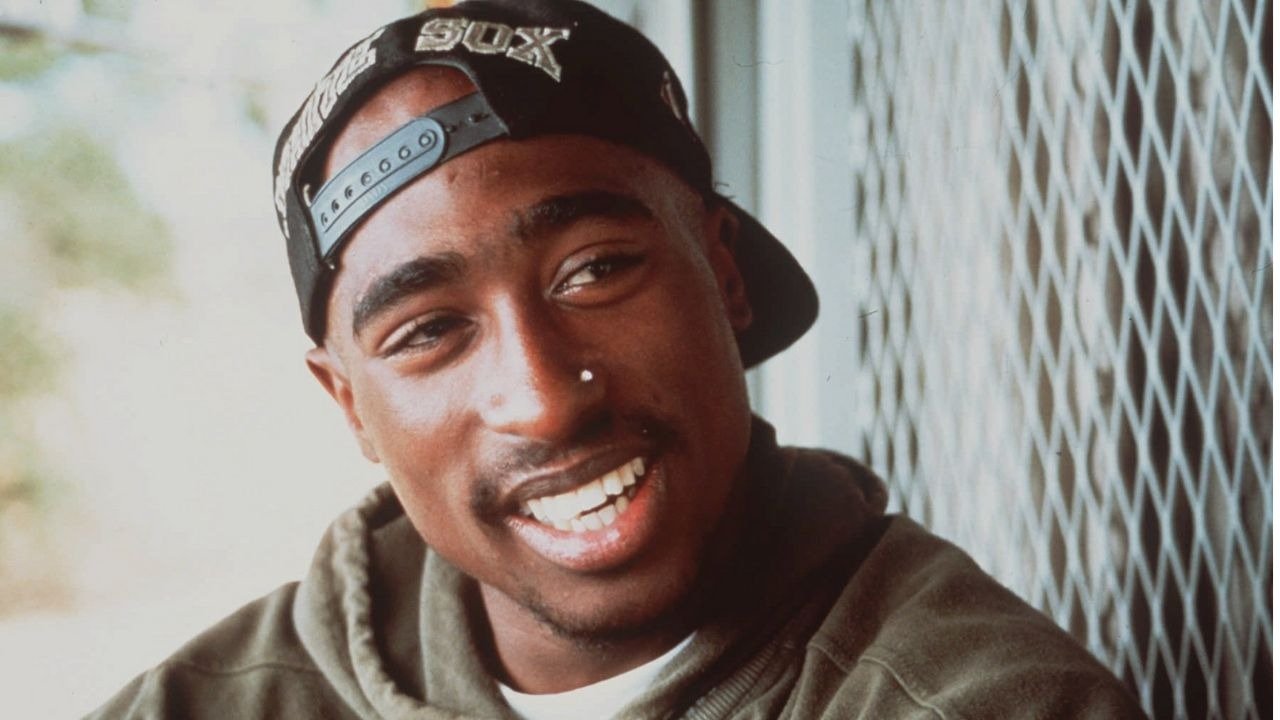 Tupac Shakur, o rapper cuja morte &eacute; o centro do julgamento de Duane "Keffe D" Davis, quase 30 anos ap&oacute;s o crime -  (crédito: Reprodu&ccedil;&atilde;o)