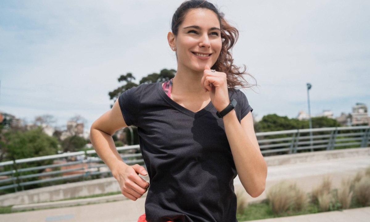 Mais do que evitar uma modalidade específica, o importante é observar como o corpo responde ao exercício - (crédito: mego-studio/magnific)