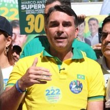 Flávio Bolsonaro chama Marçal de 'cara do bem' e defende união contra o PT