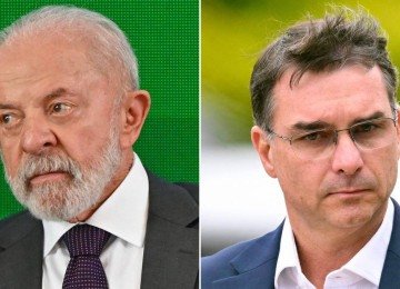 Lula e Fl&aacute;vio Bolsonaro, em foto que ilustra a controv&eacute;rsia judicial sobre v&iacute;deo removido pelo TSE por desinforma&ccedil;&atilde;o -  (crédito: AFP)