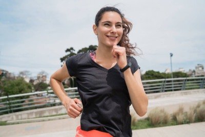 Mais do que evitar uma modalidade específica, o importante é observar como o corpo responde ao exercício -  (crédito: mego-studio/magnific)