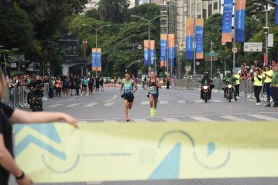 A primeira edição da Maratona Oficial de Belo Horizonte, realizada em maio deste ano, reuniu mais de 5 mil atletas e mais de 400 crianças na Corrida Kids -  (crédito: Gladyston Rodrigues/EM/D.A. Press)