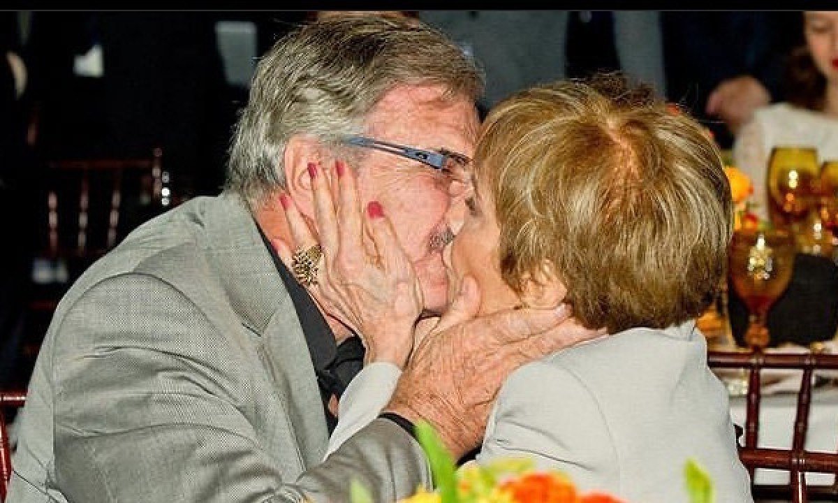 Glória Menezes e Tarcísio Meira eternizaram uma das mais belas histórias de amor da teledramaturgia brasileira - (crédito: Redes sociais)