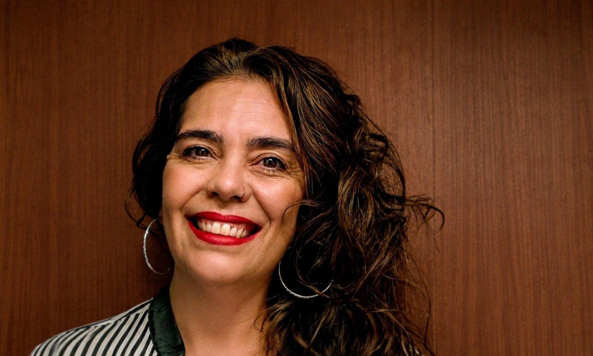 A escritora Ana Lima Cecilio
- (crédito: Chico Pinhatti/Divulgação)