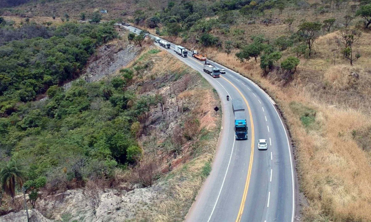 Trecho entre Belo Horizonte e João Monlevade é um dos mais perigosos da BR-381 - (crédito: Mateus Parreiras/EM/D.A.Press)