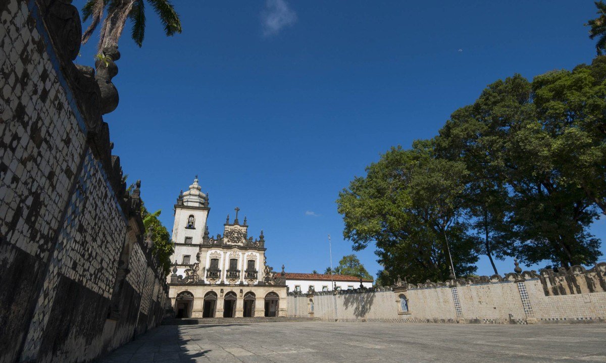  Em estilo rococ&oacute;, Igreja de S&atilde;o Francisco &eacute; um dos mais importantes templos barrocos do pa&iacute;s 