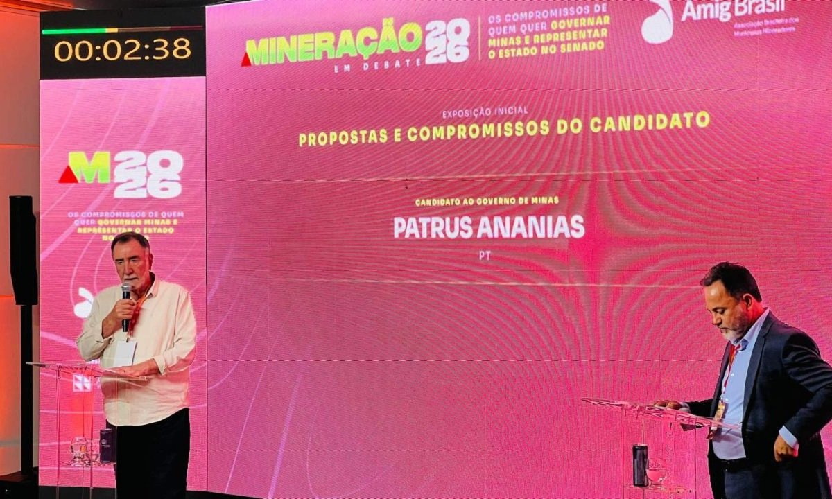 Candidato ao governo de Minas Gerais, Patrus Ananias (PT), durante sabatina promovida pela AMIG Brasil - (crédito: Edésio Ferreira/EM/D.A. Press)