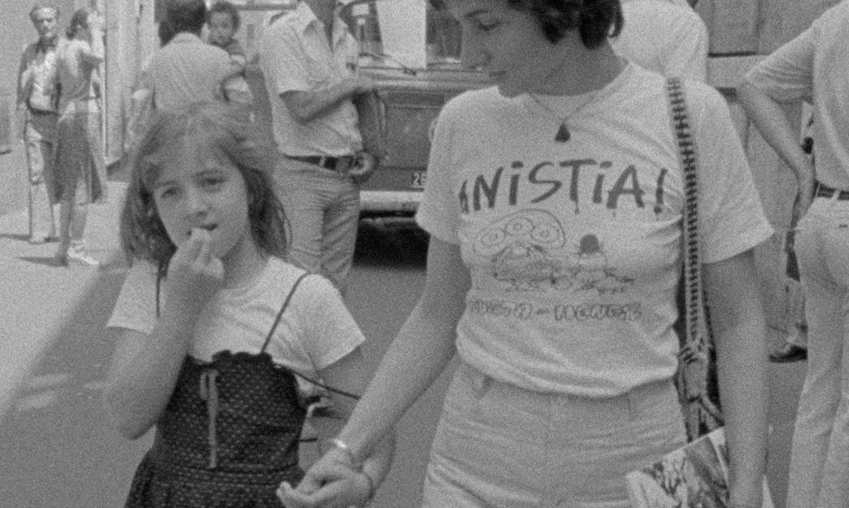Enquanto pesquisava na França imagens do exílio, Anita Leandro encontrou registros inéditos da Conferência Internacional pela Anistia no Brasil, ocorrida em Roma, em 1979 - (crédito: Embaúba Filmes/Divulgação)