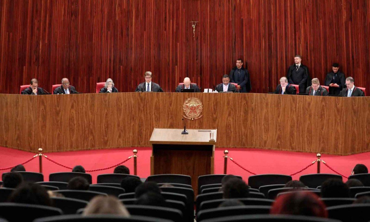 Meta, TikTok, Kwai, LinkedIn e outras plataformas firmaram acordos com a Justiça Eleitoral brasileira para ampliar canais de denúncia, cooperação e transparência -  (crédito: Alejandro Zambrana/Secom/TSE – 26/10/23)