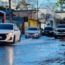 BH: rompimento de adutora deixa 33 bairros sem água; veja a lista - EdÃ©sio Ferreira/EM/D.A.Press