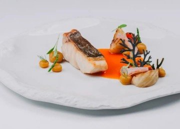 O cherne é o peixe escolhido pela chef paranaense Angélica Salvador para representar seu trabalho em Portugal 
 -  (crédito: Luis Ferraz/Divulgação)