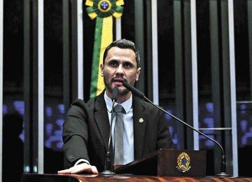 Cleitinho transformou o veto do partido ao fundo partidário em narrativa, como é sua habilidade -  (crédito: JUNIA GARRIDO/BAND MINAS)