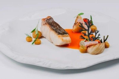 O cherne é o peixe escolhido pela chef paranaense Angélica Salvador para representar seu trabalho em Portugal 
 -  (crédito: Luis Ferraz/Divulgação)